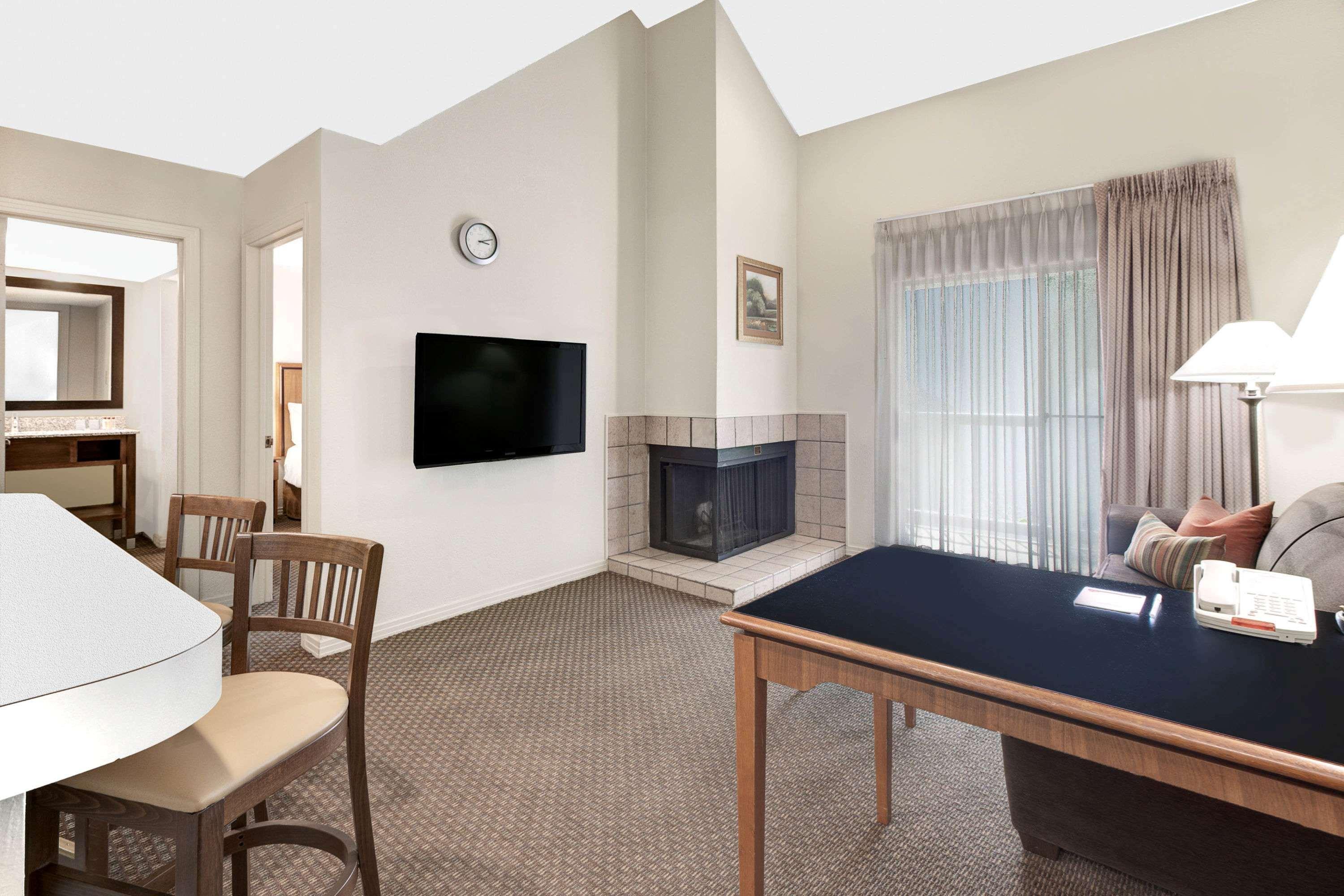 Value Suites Extended Stay - Arlington Eksteriør bilde