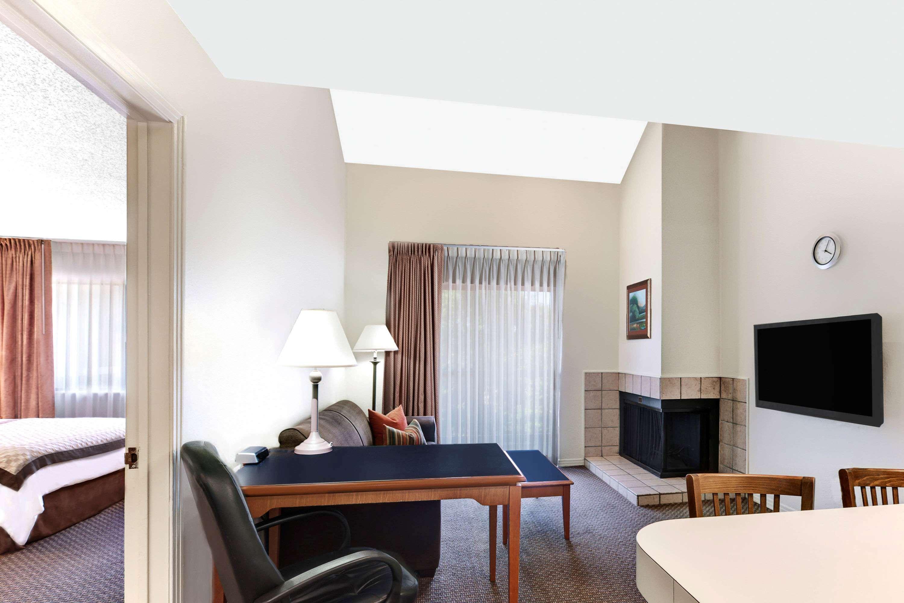 Value Suites Extended Stay - Arlington Eksteriør bilde