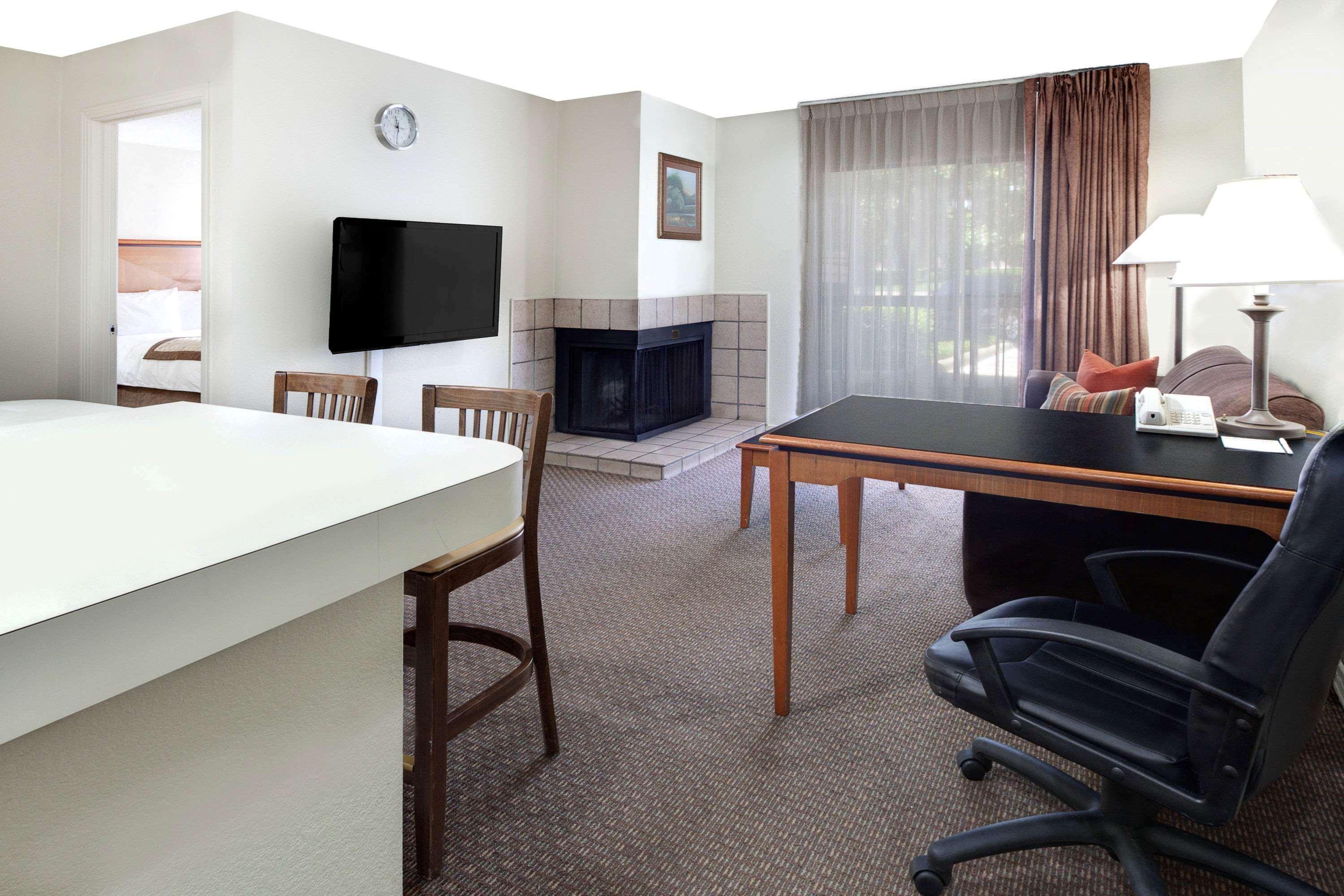 Value Suites Extended Stay - Arlington Eksteriør bilde